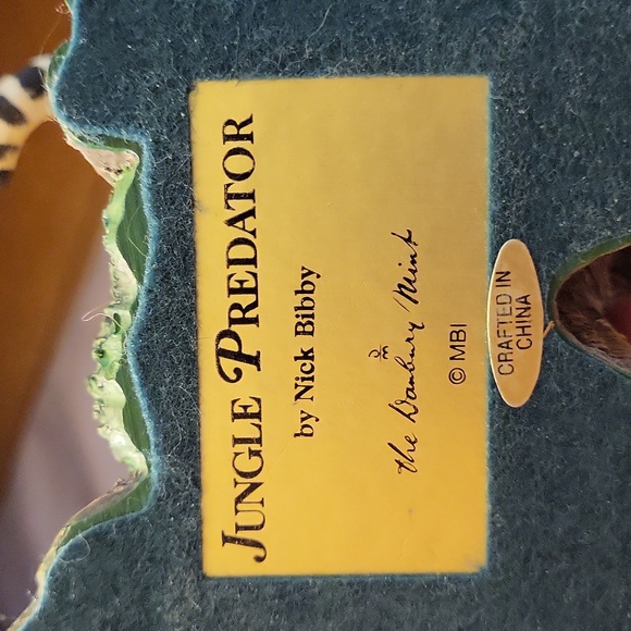 Danbury Mint Leopard Climbing Called Jungle Predator - Picture 3 of 16